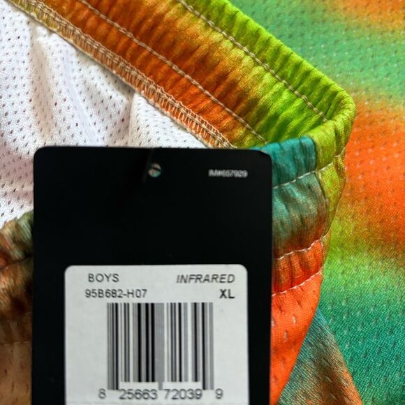 Jordan Orange and Green Mesh Shorts - Picture 4 of 6